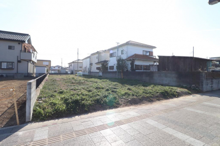 �@�ʂ��Ă��锄�n�Ŕ�艜���������ł�